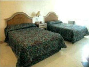 Top Plaza Hotel Диполог Екстериор снимка