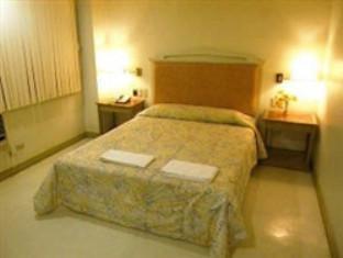 Top Plaza Hotel Диполог Екстериор снимка